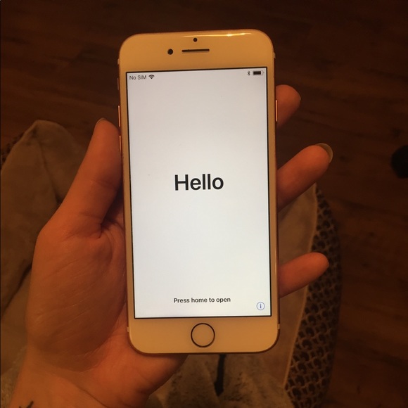 iPhone 7 - Picture 1 of 4